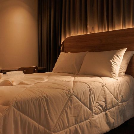 לז'אדו Zallon Hotel Executivo מראה חיצוני תמונה