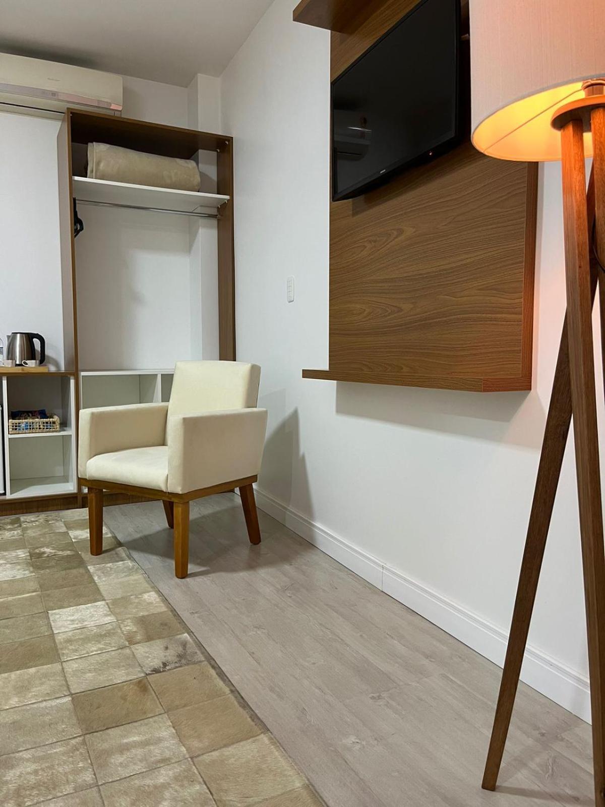 לז'אדו Zallon Hotel Executivo מראה חיצוני תמונה