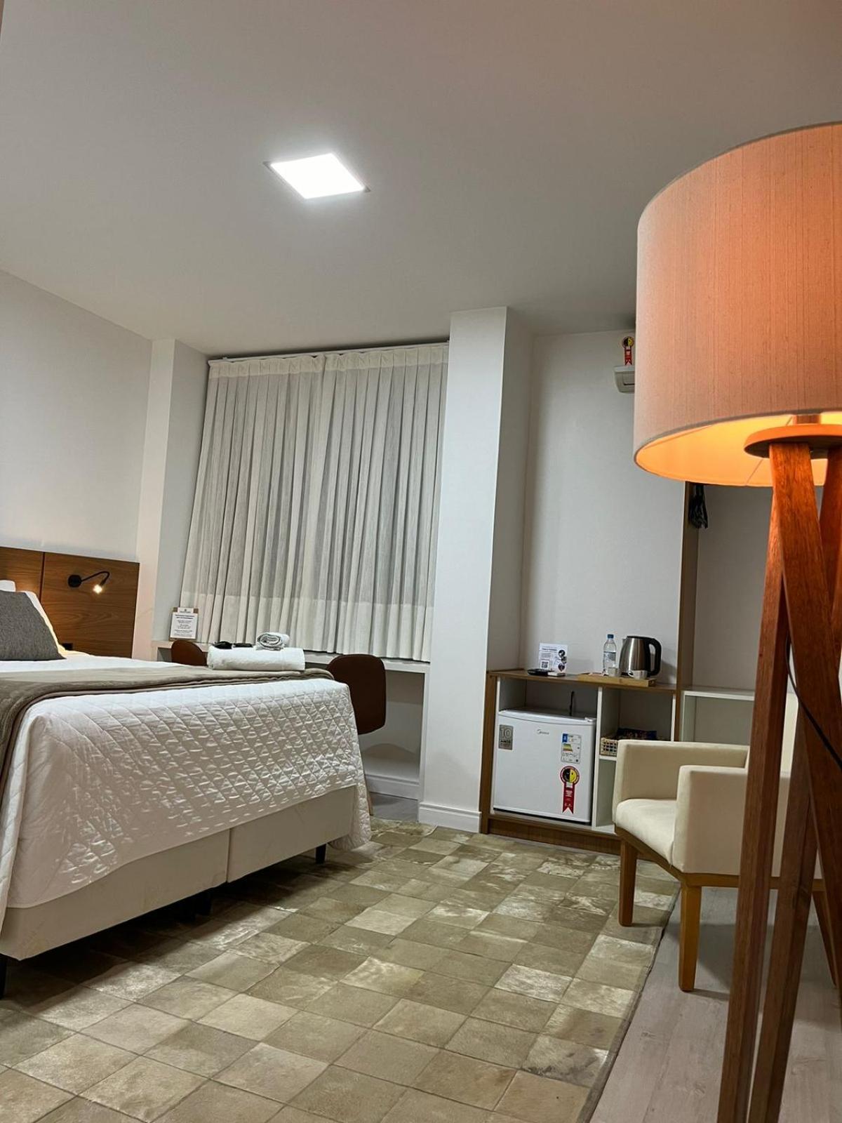 לז'אדו Zallon Hotel Executivo מראה חיצוני תמונה