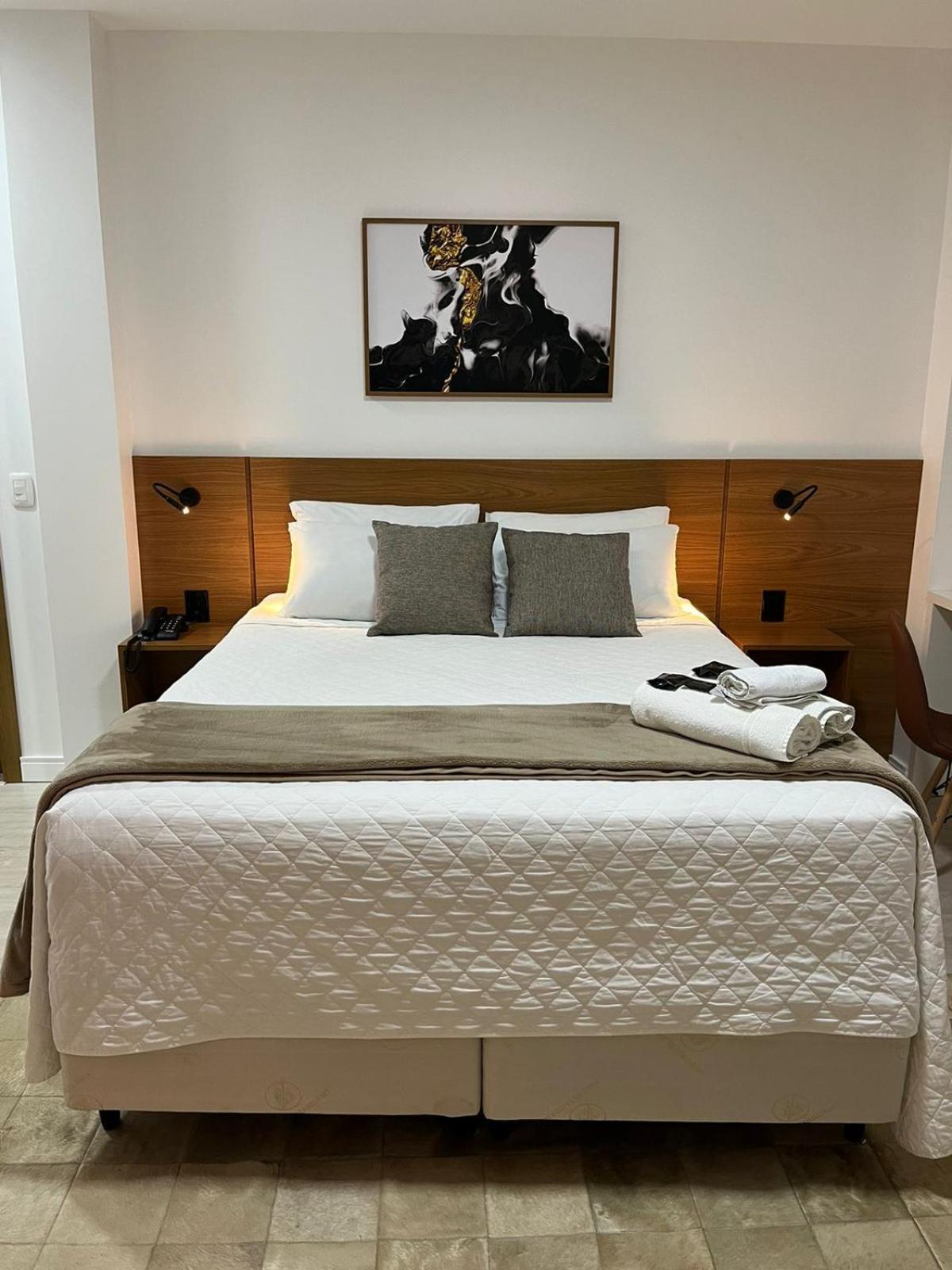 לז'אדו Zallon Hotel Executivo מראה חיצוני תמונה