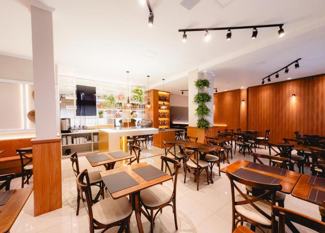 לז'אדו Zallon Hotel Executivo מראה חיצוני תמונה