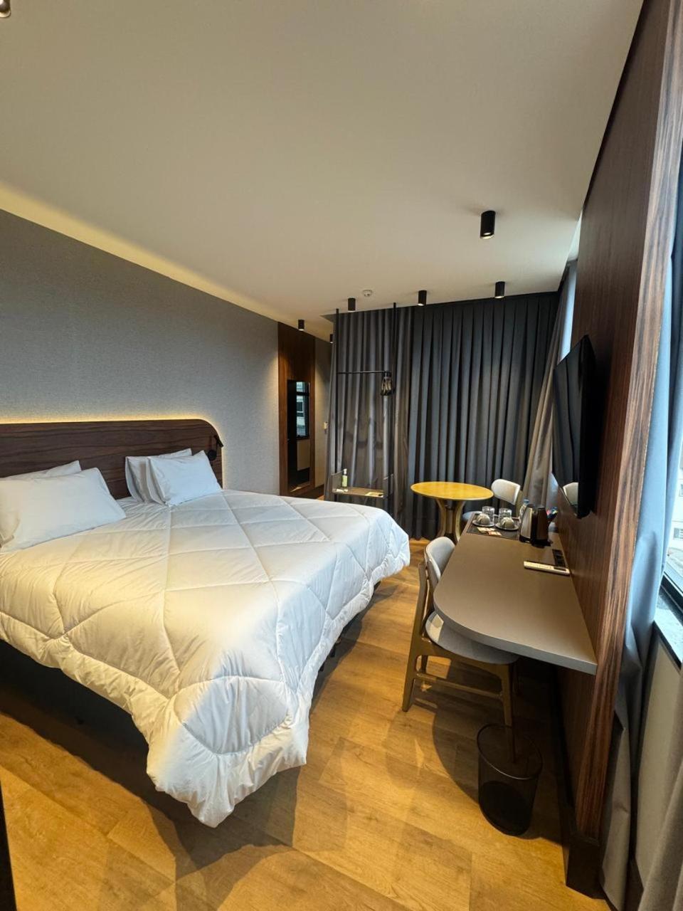 לז'אדו Zallon Hotel Executivo מראה חיצוני תמונה