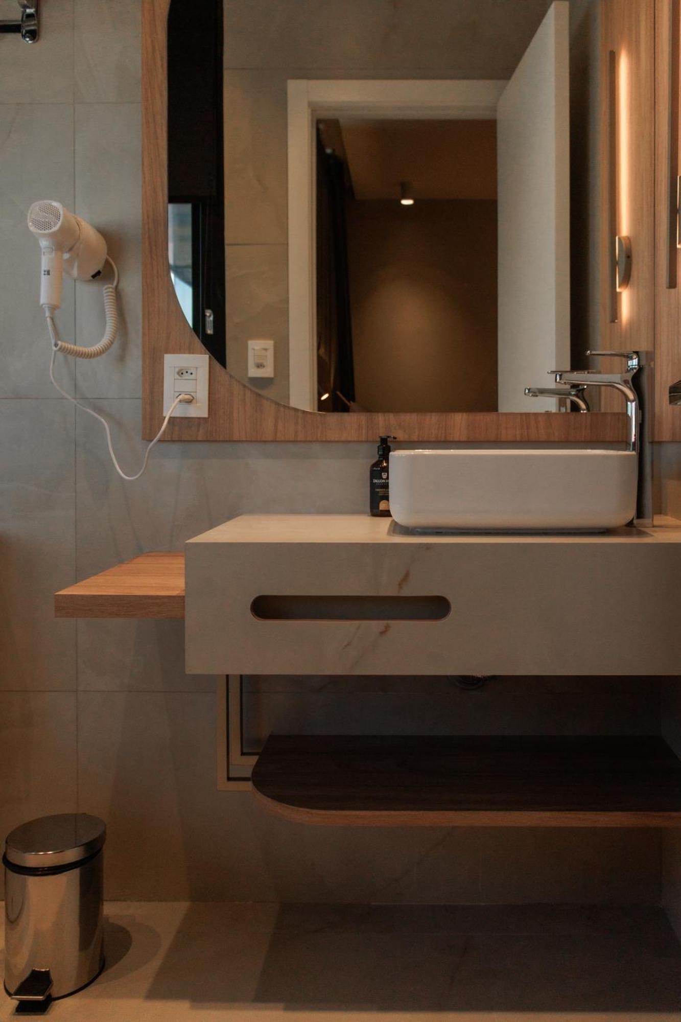 לז'אדו Zallon Hotel Executivo מראה חיצוני תמונה