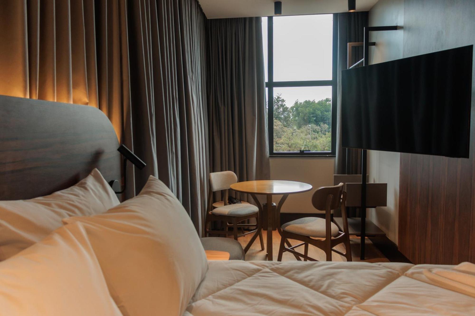 לז'אדו Zallon Hotel Executivo מראה חיצוני תמונה