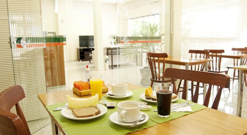 לז'אדו Zallon Hotel Executivo מראה חיצוני תמונה